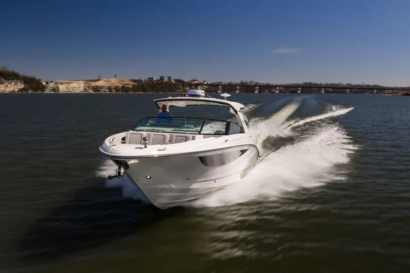 Slide: The Image of Sea Ray SLX 400 Outboard 2026 - 9