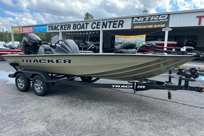 The Image of 2026 Tracker Pro Team 195 boat on trailer at Tracker Boat Center. - 0