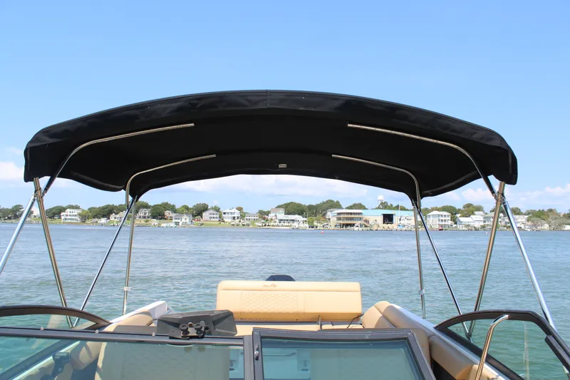 Slide: The Image of Sea Ray 250 SDX OB 2022 - 20
