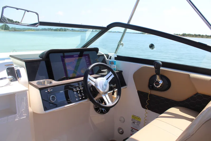 Slide: The Image of Sea Ray 250 SDX OB 2022 - 16