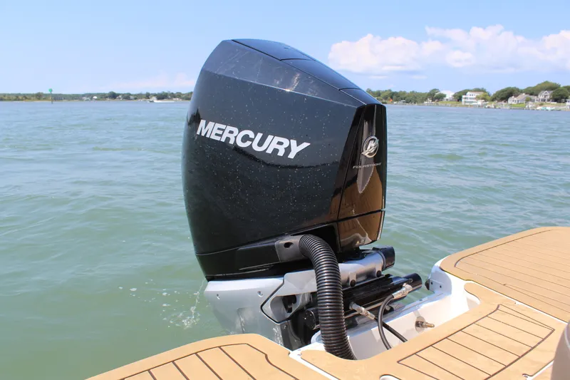Slide: The Image of Sea Ray 250 SDX OB 2022 - 26