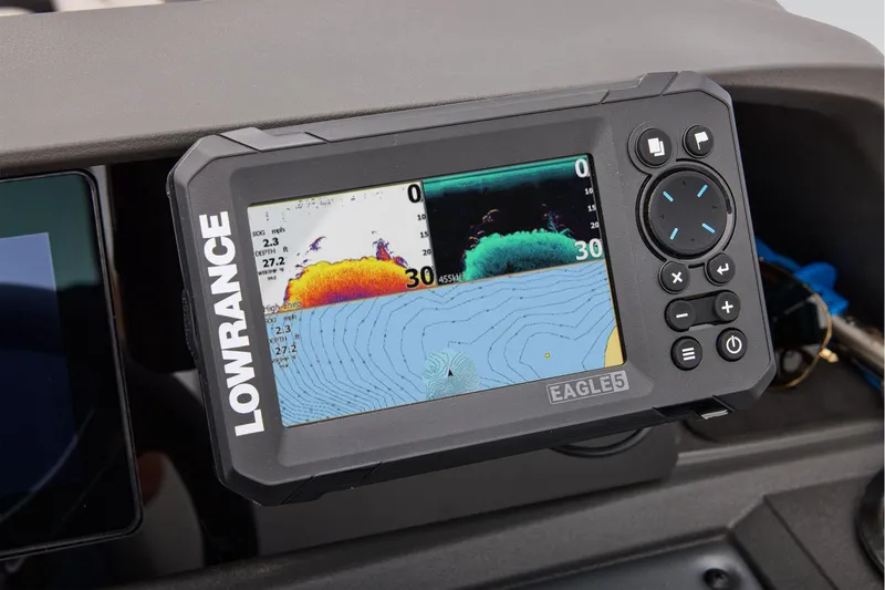 Slide: The Image of Sun Tracker Fishin' Barge 20 DLX 2026 - 49
