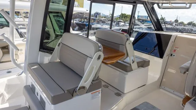 Slide: The Image of Boston Whaler 365 Conquest 2026 - 30