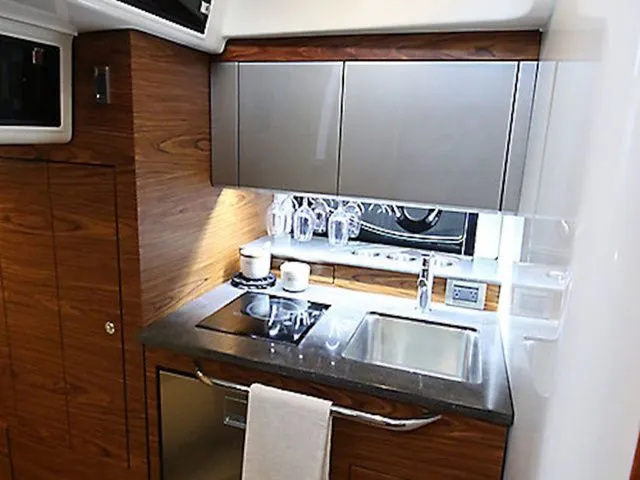 Slide: The Image of Boston Whaler 405 Conquest 2026 - 8