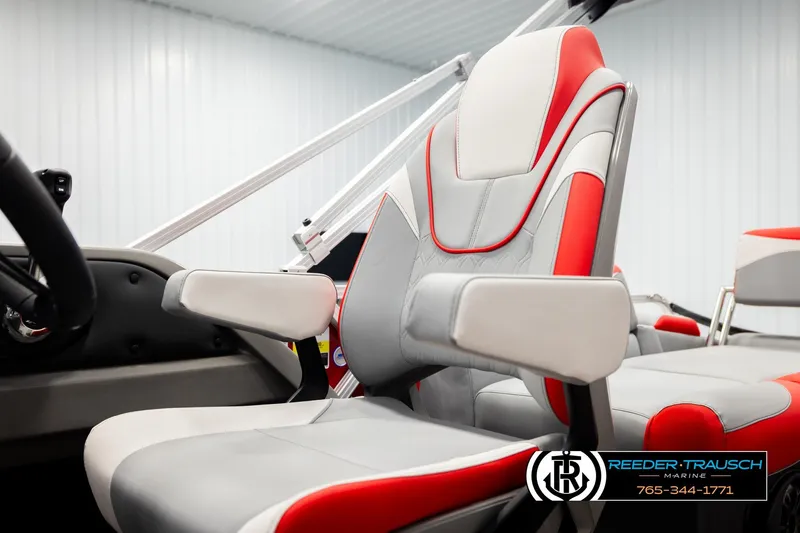 Slide: The Image of Luxurious seating in 2026 Avalon LSZ QLS boat, featuring modern design and comfort. - 33