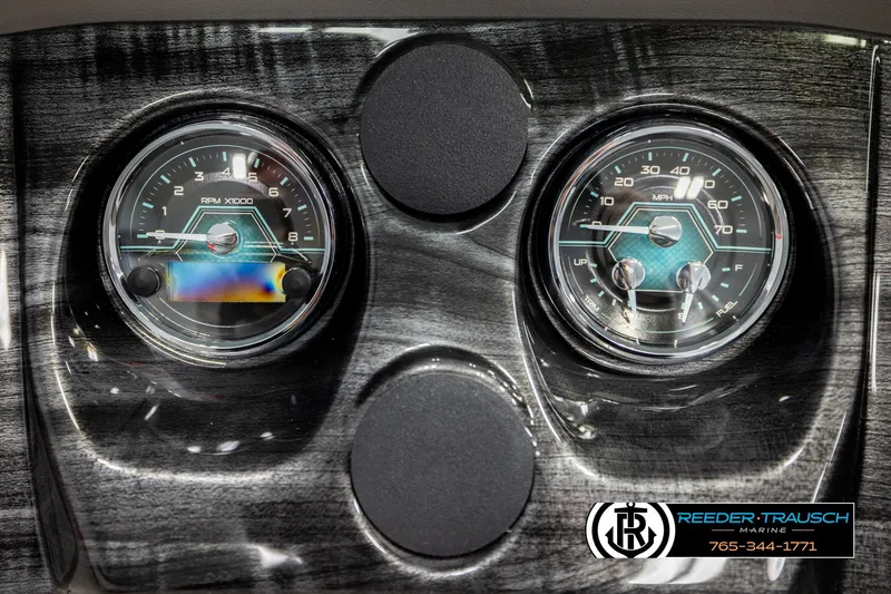 Slide: The Image of Dashboard of 2026 Avalon LSZ QLS boat with RPM and speed gauges. - 39