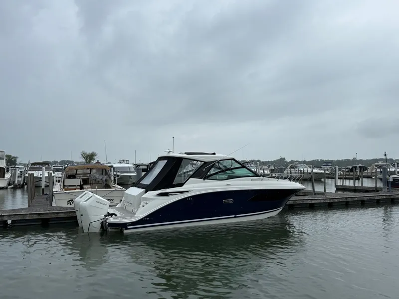Slide: The Image of Sea Ray Sundancer 320 Outboard 2026 - 1