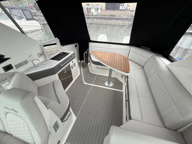 Slide: The Image of Sea Ray Sundancer 320 Outboard 2026 - 11