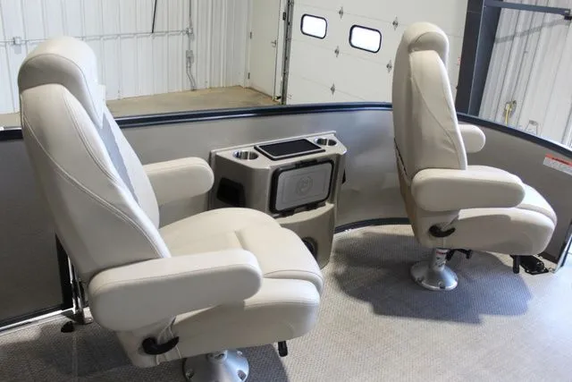 Slide: The Image of Premier 240 Alante RF 2021 - 11