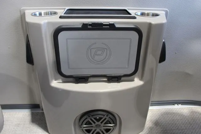 Slide: The Image of Premier 240 Alante RF 2021 - 13