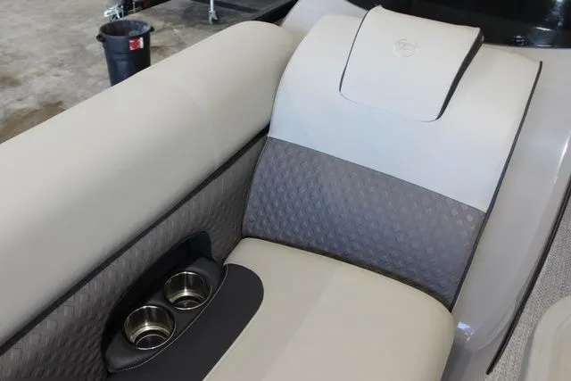 Slide: The Image of Premier 240 Alante RF 2021 - 15