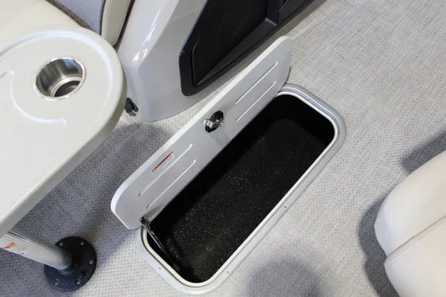 Slide: The Image of Premier 240 Alante RF 2021 - 16