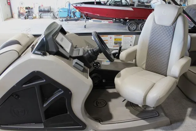 Slide: The Image of Premier 240 Alante RF 2021 - 20