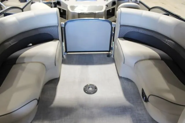 Slide: The Image of Premier 240 Alante RF 2021 - 24