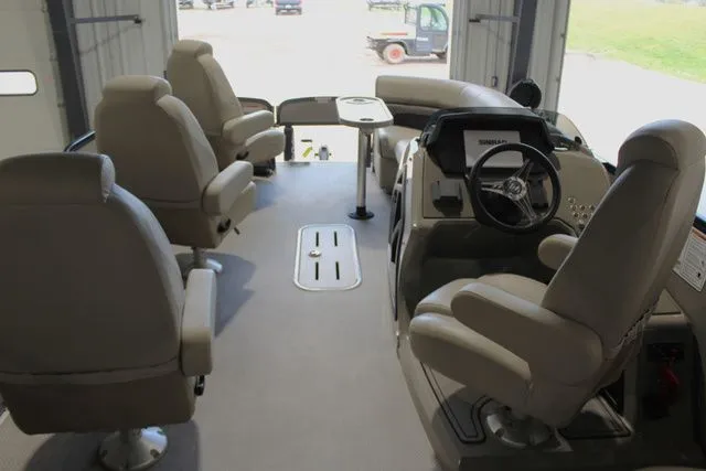 Slide: The Image of Premier 240 Alante RF 2021 - 29