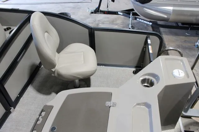 Slide: The Image of Premier 240 Alante RF 2021 - 30