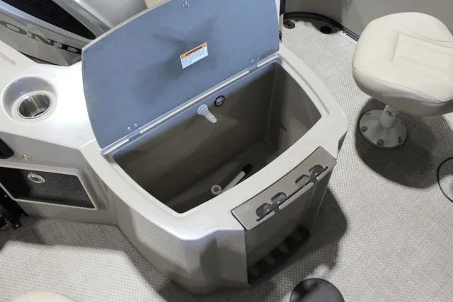 Slide: The Image of Premier 240 Alante RF 2021 - 35