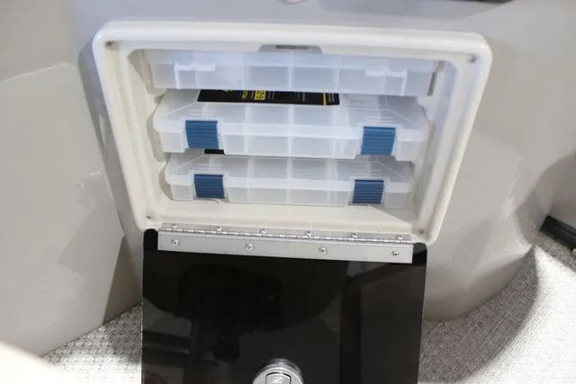 Slide: The Image of Premier 240 Alante RF 2021 - 36