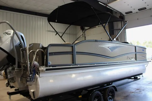 Slide: The Image of Premier 240 Alante RF 2021 - 5