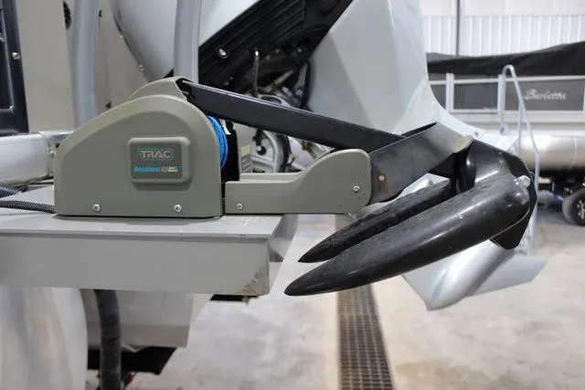 Slide: The Image of Premier 240 Alante RF 2021 - 8