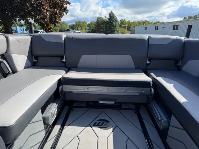 Slide: The Image of Malibu Wakesetter 23 LSV 2020 - 15