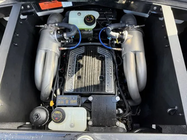 Slide: The Image of Malibu Wakesetter 23 LSV 2020 - 24