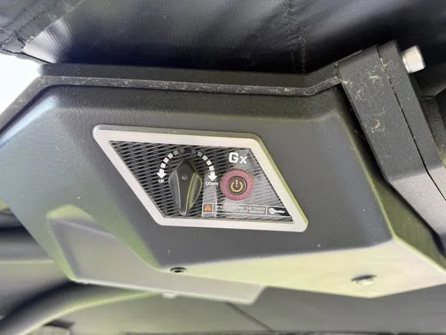 Slide: The Image of Malibu Wakesetter 23 LSV 2020 - 25