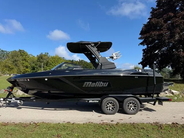 Slide: The Image of Malibu Wakesetter 23 LSV 2020 - 3