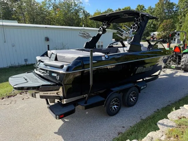 Slide: The Image of Malibu Wakesetter 23 LSV 2020 - 8