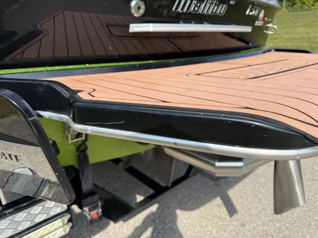 Slide: The Image of Malibu Wakesetter 23 LSV 2015 - 30