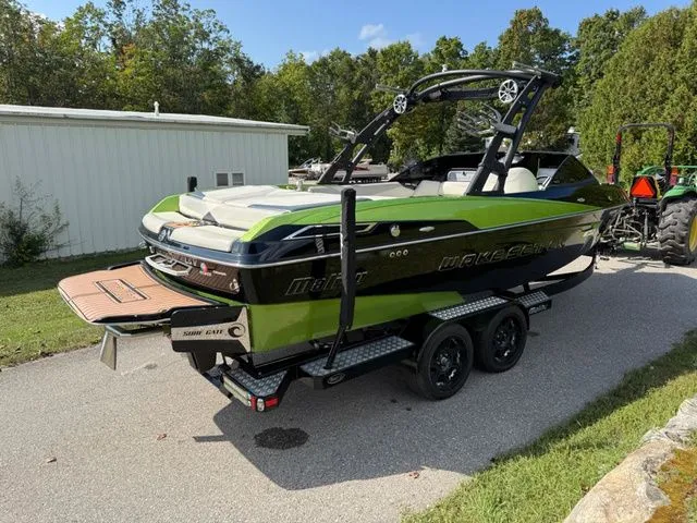 Slide: The Image of Malibu Wakesetter 23 LSV 2015 - 6