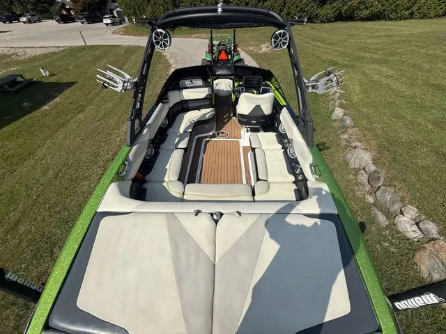 Slide: The Image of Malibu Wakesetter 23 LSV 2015 - 9