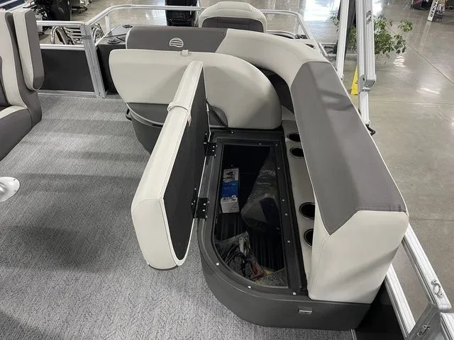 Slide: The Image of Sun Tracker Bass Buggy 18 DLX 2026 - 27