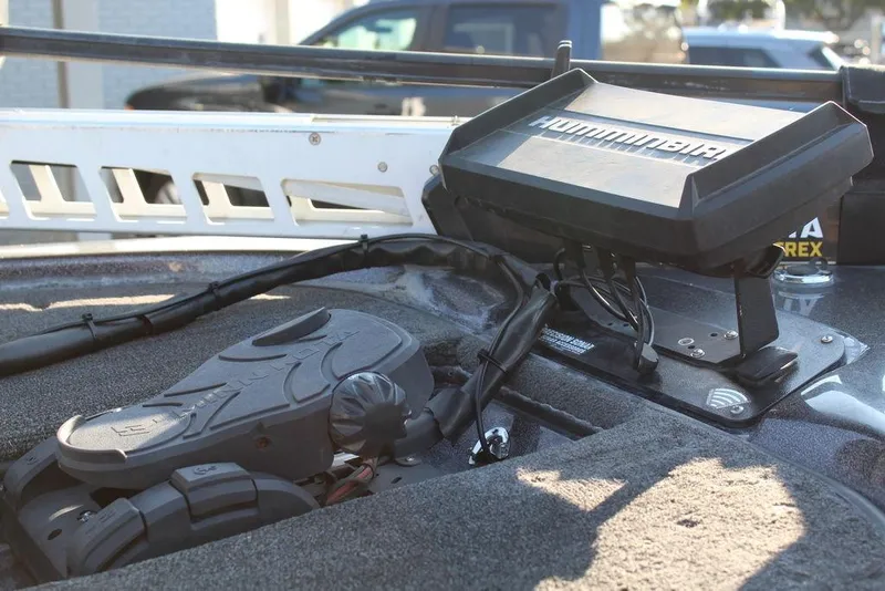 Slide: The Image of 2011 Skeeter ZX225 boat with Humminbird fish finder and trolling motor. - 14