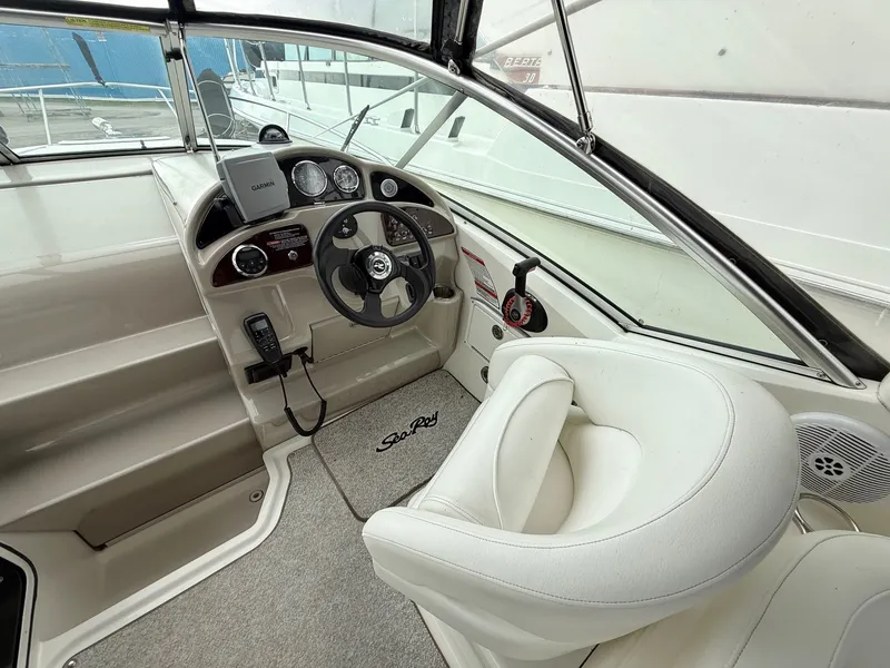 Slide: The Image of Sea Ray Sundancer 260 2008 - 7