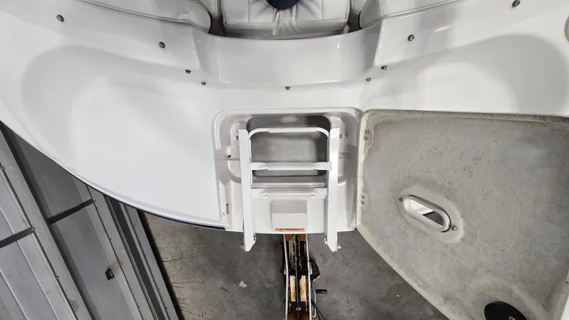 Slide: The Image of Four Winns 214 FS 2004 - 14