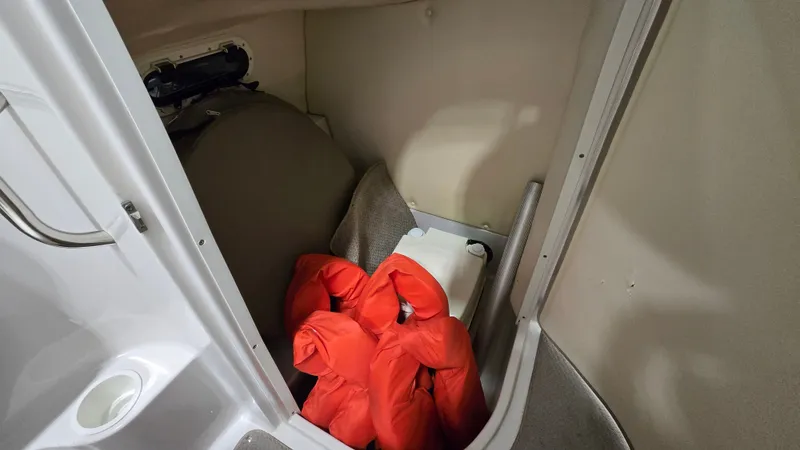 Slide: The Image of Four Winns 214 FS 2004 - 18