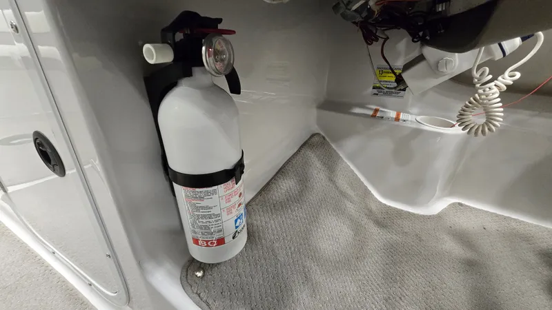 Slide: The Image of Four Winns 214 FS 2004 - 22