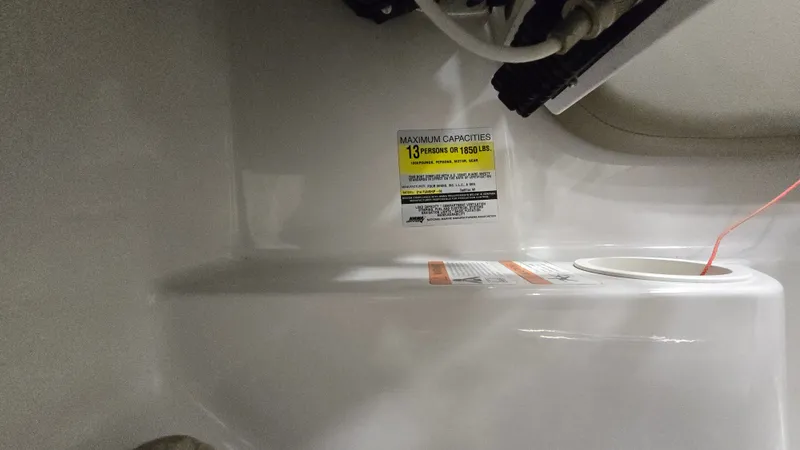 Slide: The Image of Four Winns 214 FS 2004 - 23