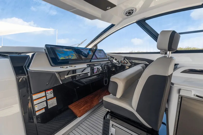 Slide: The Image of Cruisers 50 GLS 2026 - 104