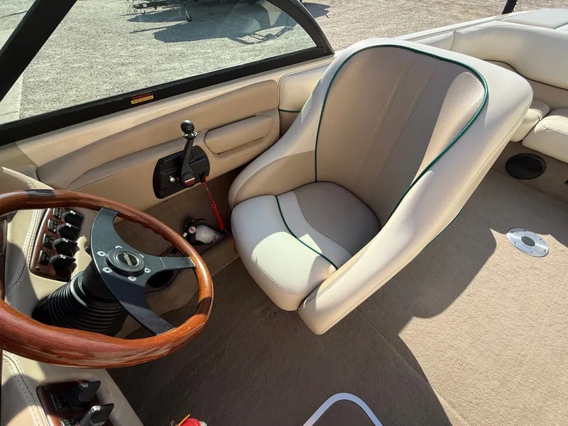 Slide: The Image of Malibu Escape Lsv 2000 - 10