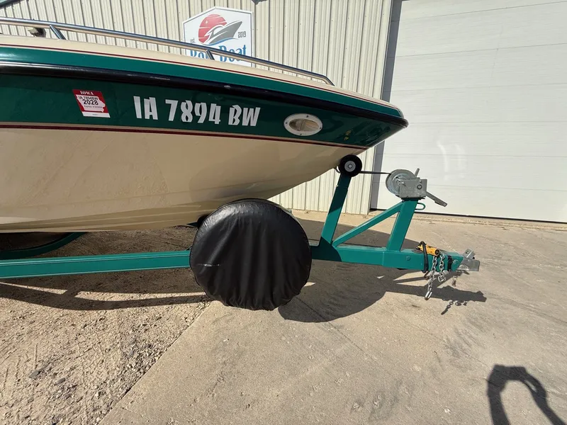 Slide: The Image of Malibu Escape Lsv 2000 - 32