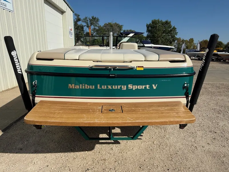 Slide: The Image of Malibu Escape Lsv 2000 - 7