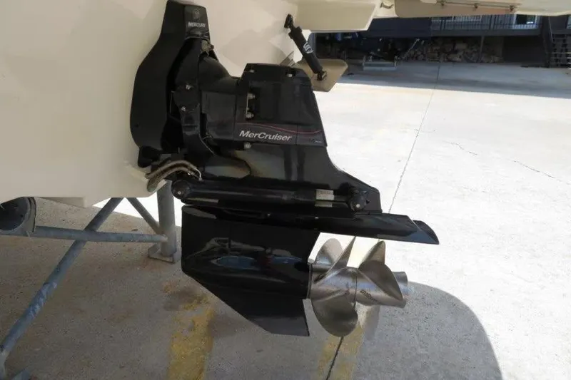 Slide: The Image of MerCruiser engine on 2016 Sea Ray 280 SLX boat, displayed on a stand. - 11
