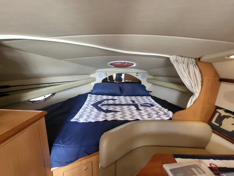 Slide: The Image of Cruisers 310 EXPRESS 2007 - 14