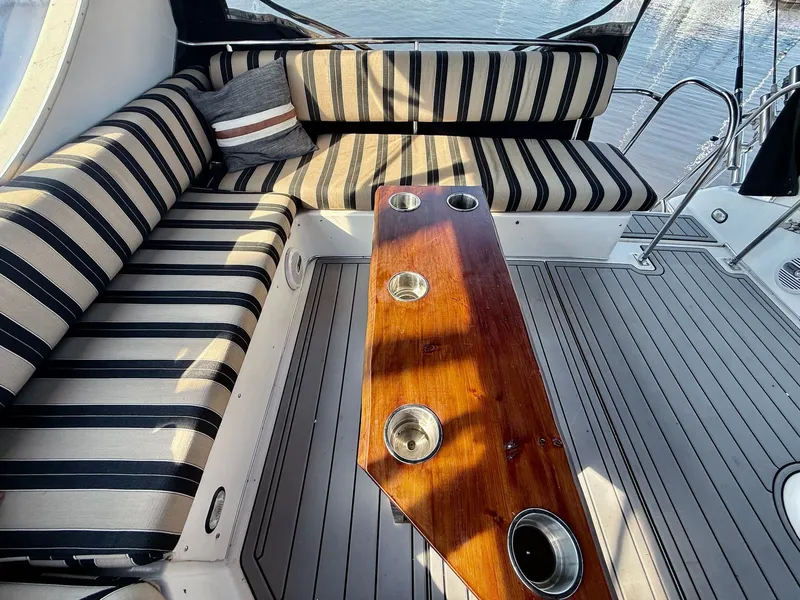 Slide: The Image of Bayliner 3988 Motoryacht 1996 - 10