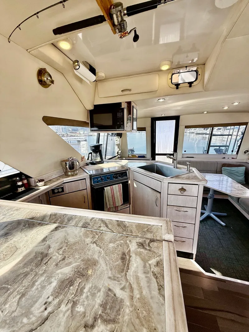 Slide: The Image of Bayliner 3988 Motoryacht 1996 - 11