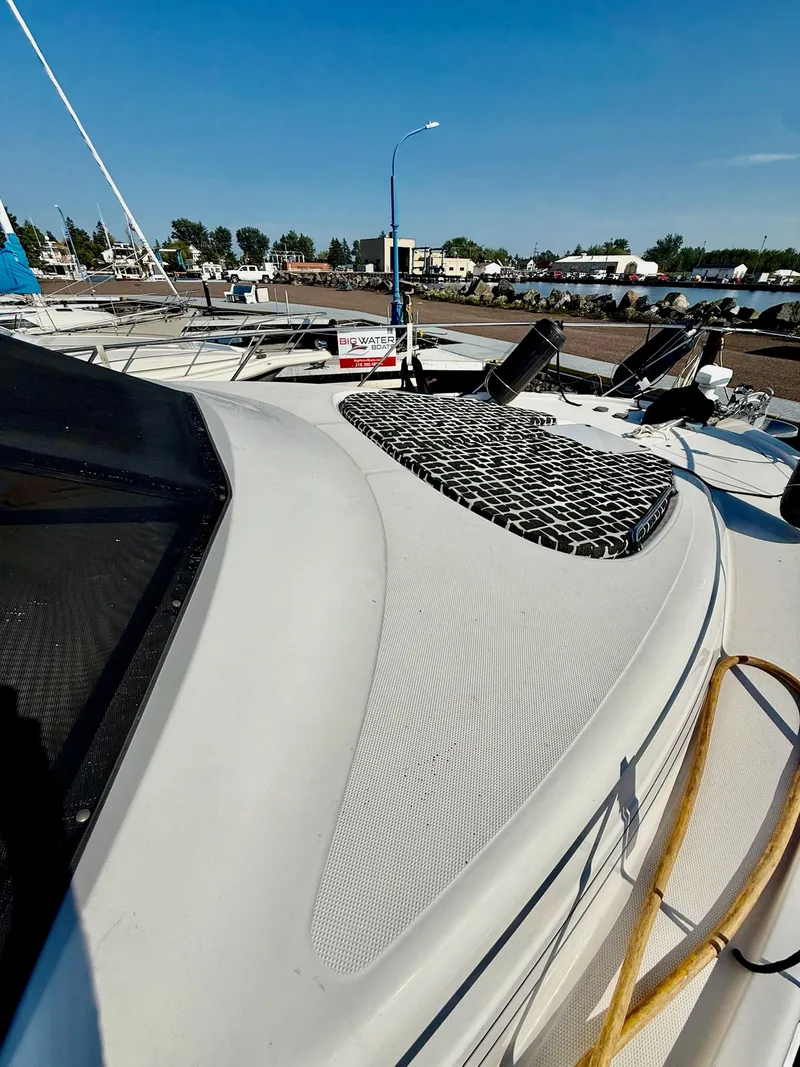 Slide: The Image of Bayliner 3988 Motoryacht 1996 - 3