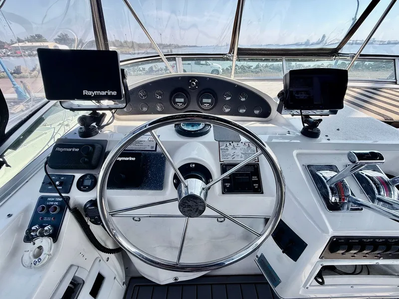 Slide: The Image of Bayliner 3988 Motoryacht 1996 - 7