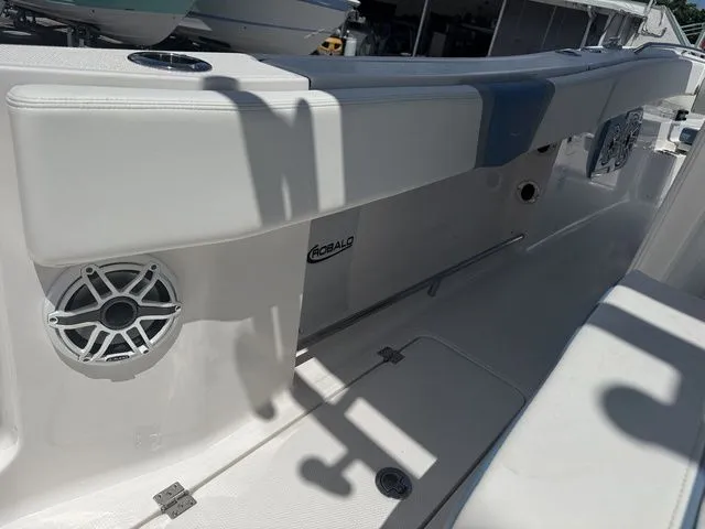 Slide: The Image of Robalo R300 Center Console 2026 - 14